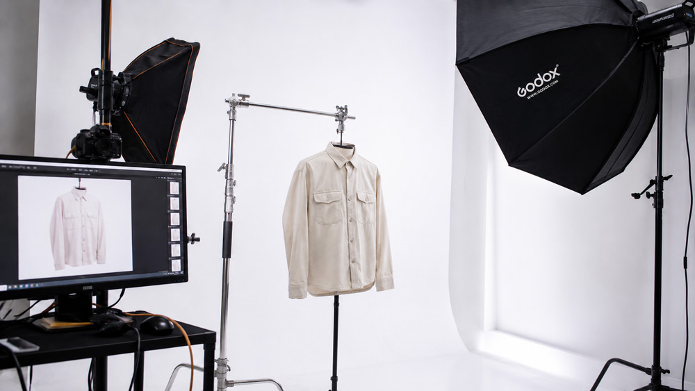 Professional ghost mannequin apparel photography setup with studio strobes and controlled lighting for ecommerce catalog, high quality invisible mannequin technique for Amazon Flipkart Myntra listings